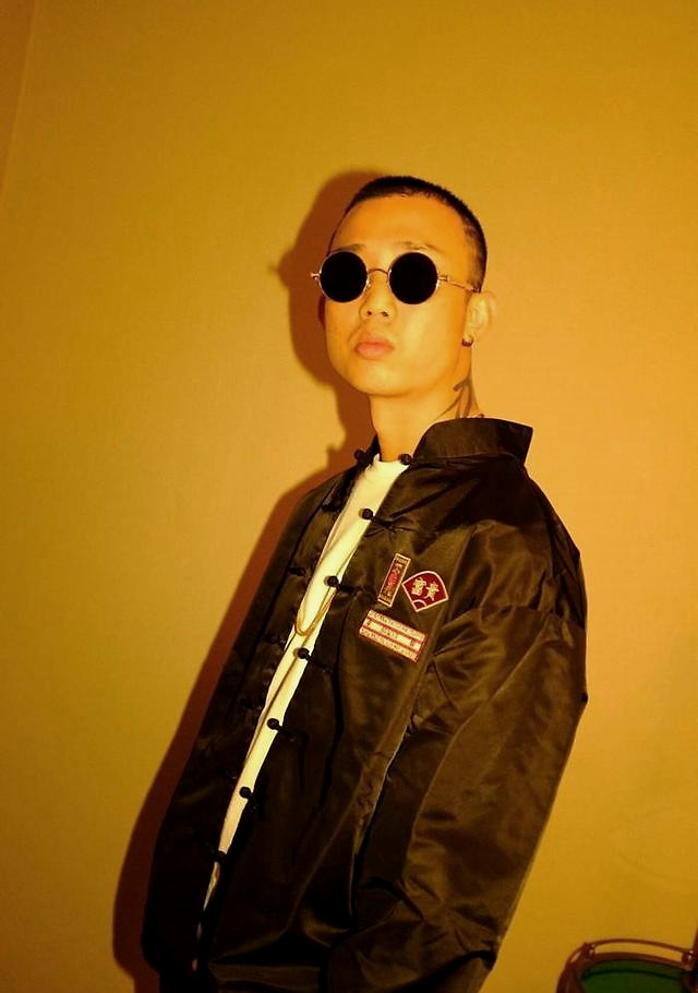 gai骚扰女粉私聊曝光,过往黑历史被扒,曾带哺乳期老婆蹦迪