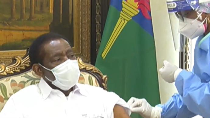 78岁的赤道几内亚总统奥比昂接种中国新冠疫苗