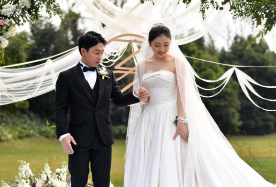 "李艾问邹凯怎么回事的时候,他的回答绝了,"我觉得挺好的!