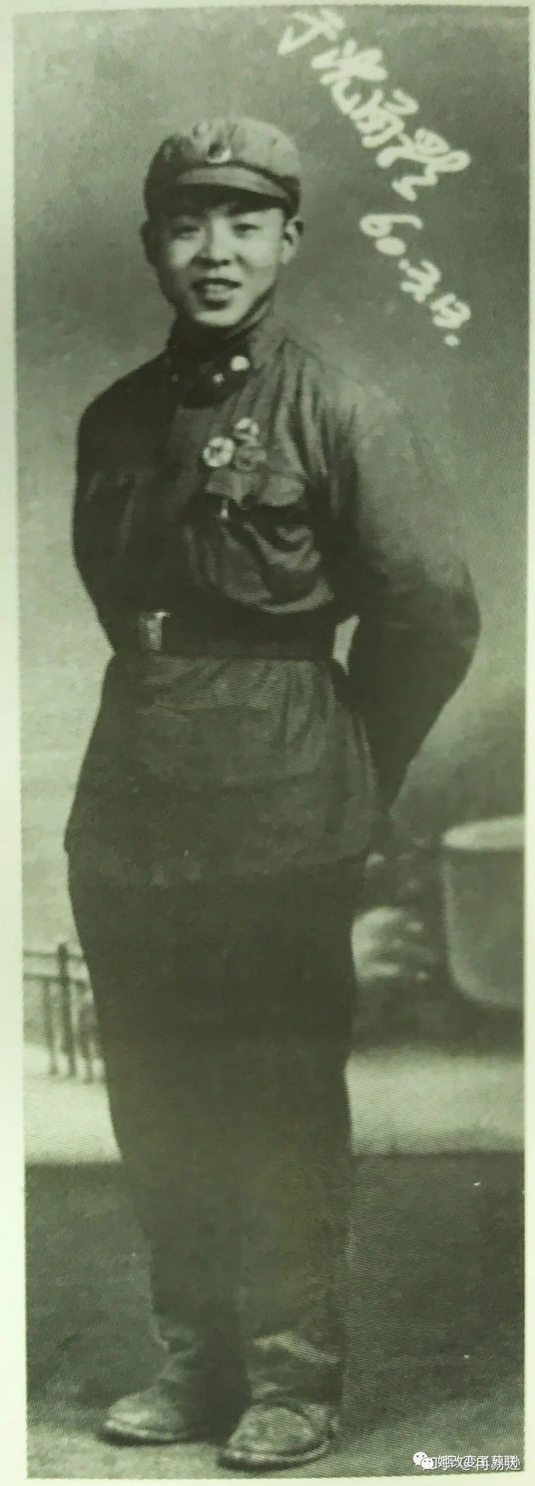 接过雷锋的枪——雷锋照片中的武器装备_凤凰网