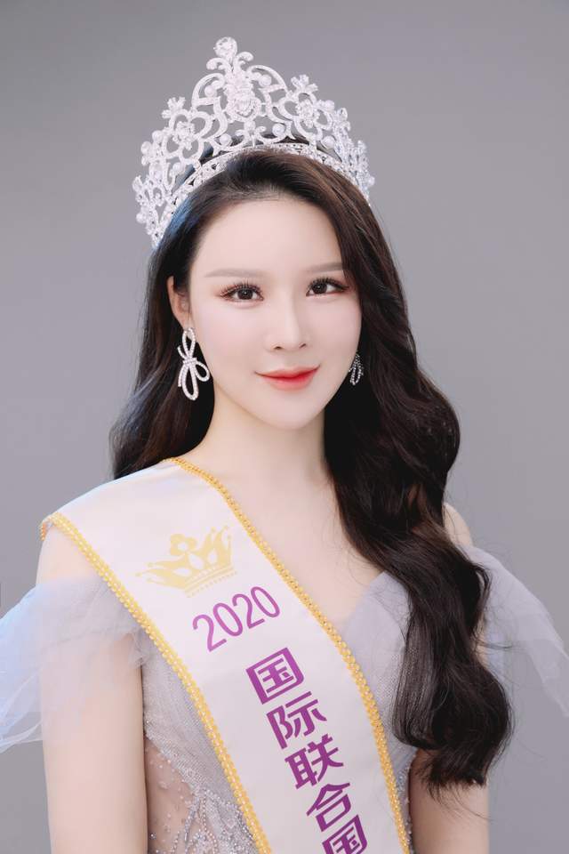 杨观维——2020国际联合国小姐ms组香港亚军