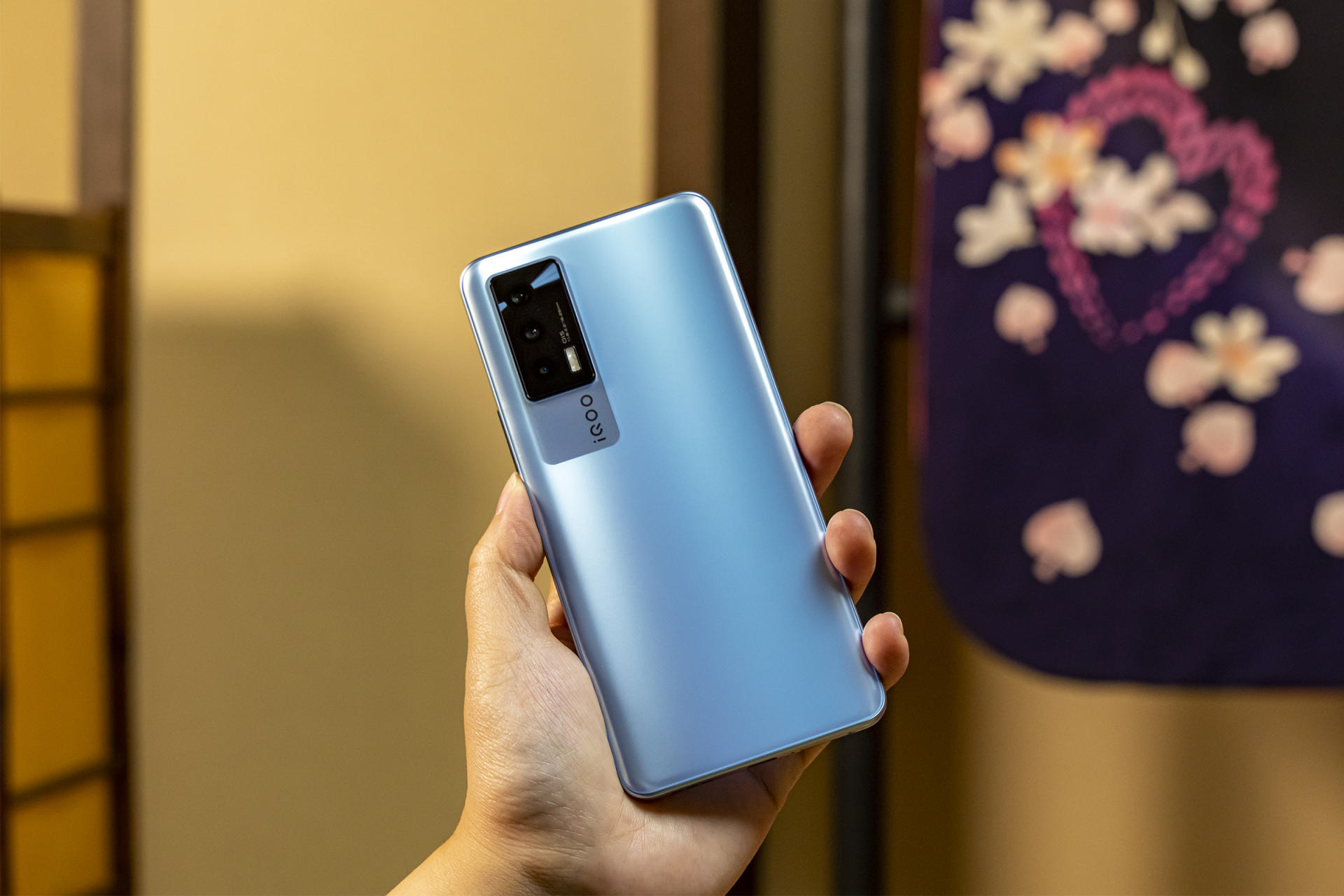 性能出众颜值吸睛iqooneo5真机图赏