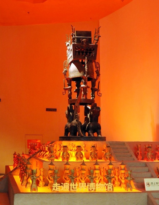 三星堆古城墙高大却没城门你敢想象城中人是坐飞船进出么