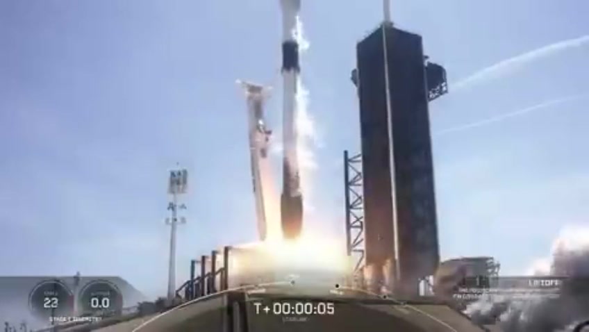 SpaceX第26批星链卫星升空，诞生第二枚一箭九飞火箭