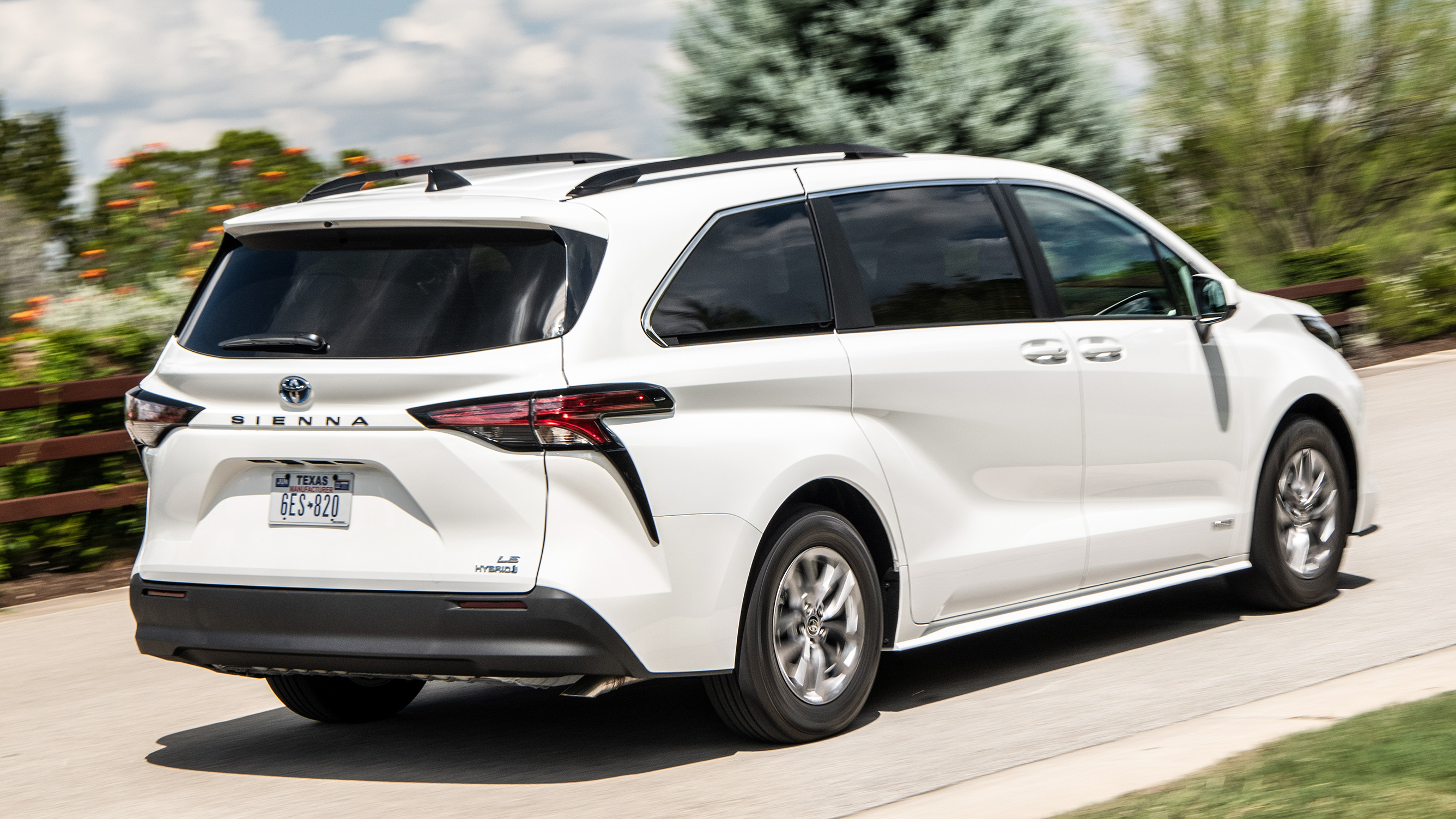 前一阵广汽丰田刚刚正式公布全新mpv赛那,最近相关渠道就爆出国产赛那