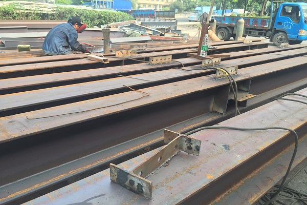 钢构件对钢结构厂房定做的影响有多大?如何做到规范加工