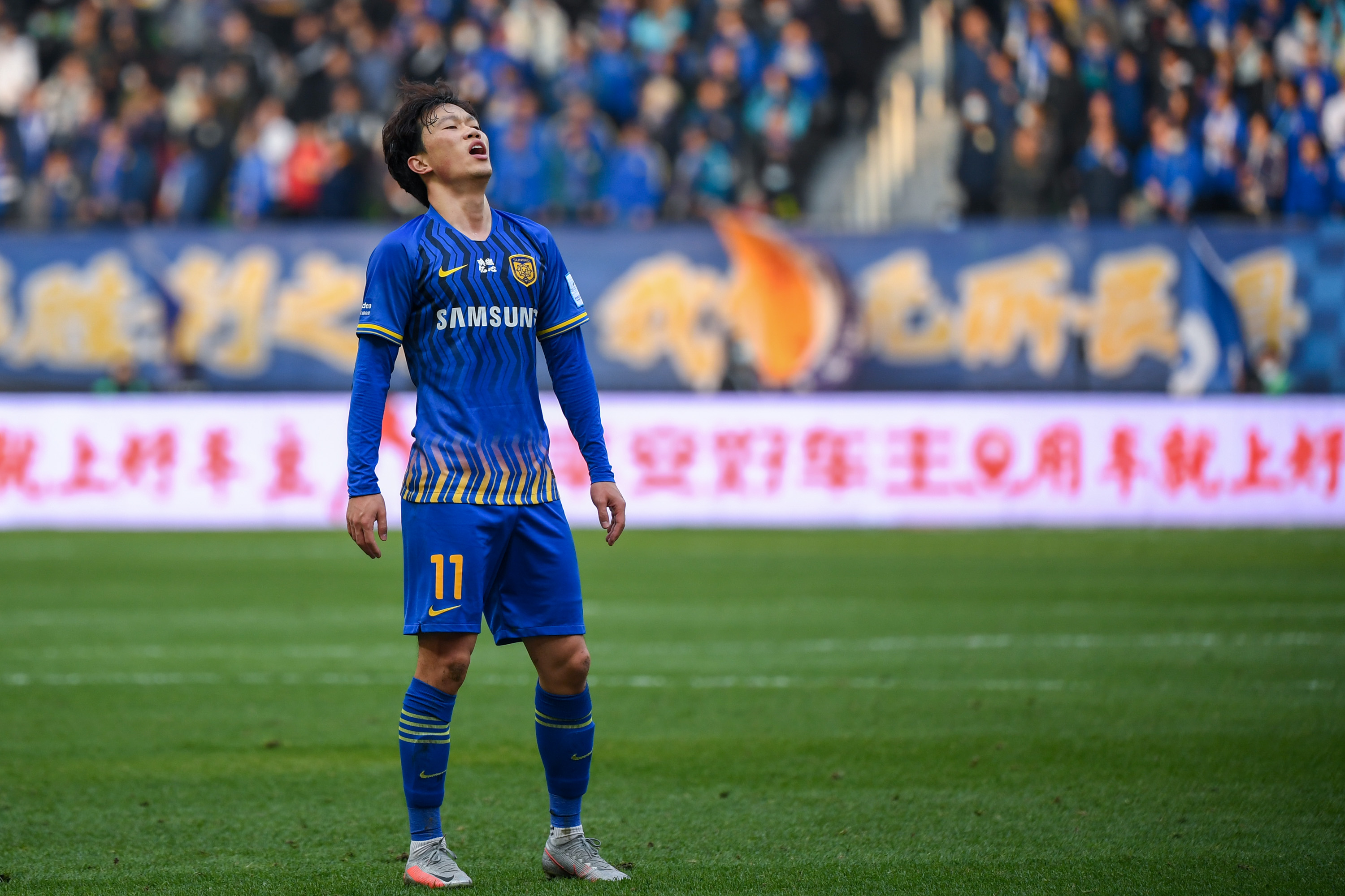 2020年12月19日，江苏苏宁队球员谢鹏飞在比赛中。 新华社记者 李博 摄