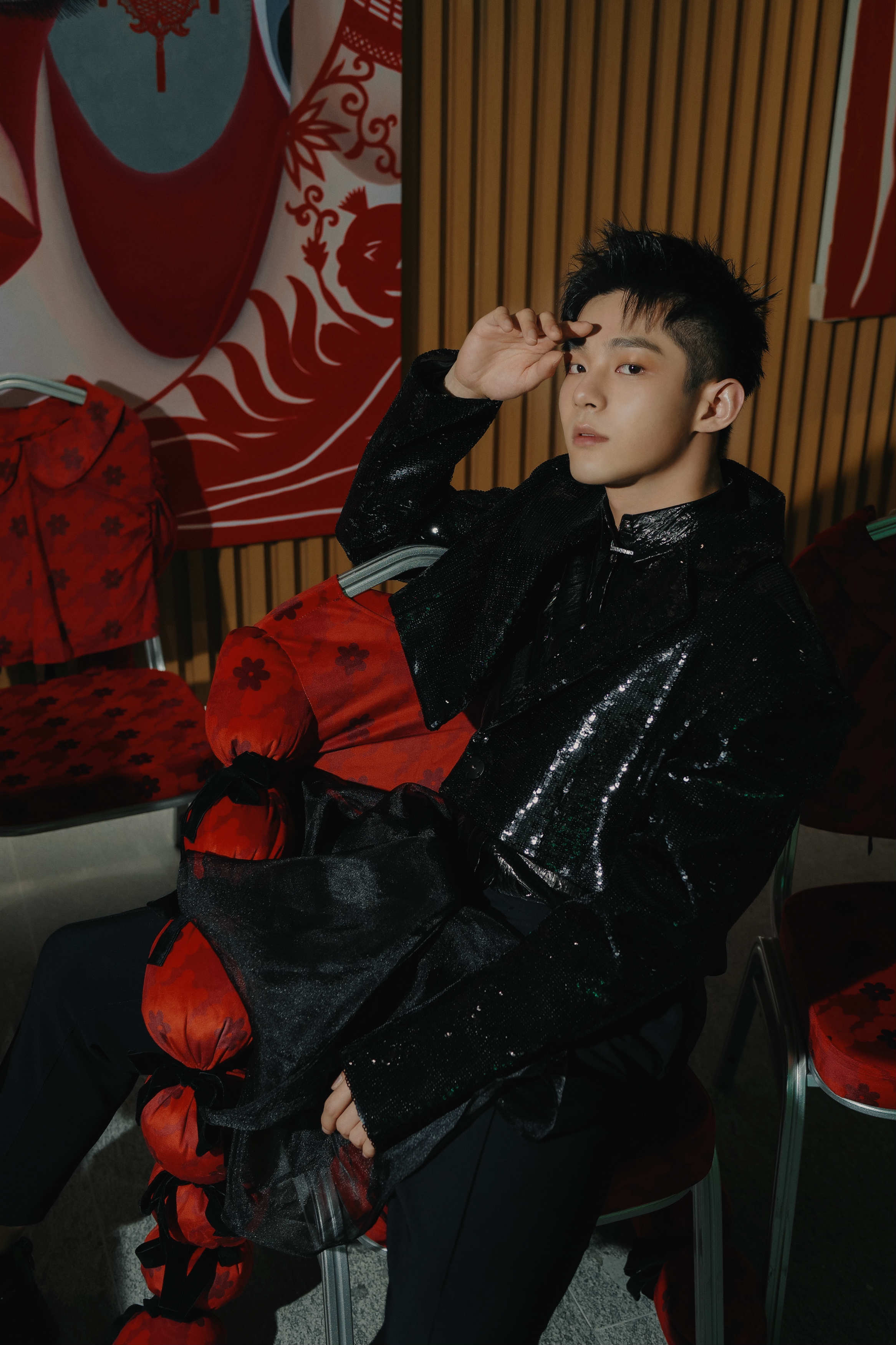 《男翔技校》热播 潘宥诚现身秀场尽显时尚型格