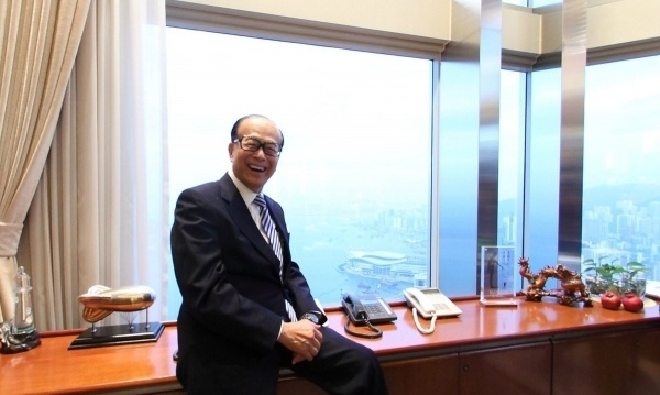 黄鸿年真正开始在中国捞金的起点,始于"中策".