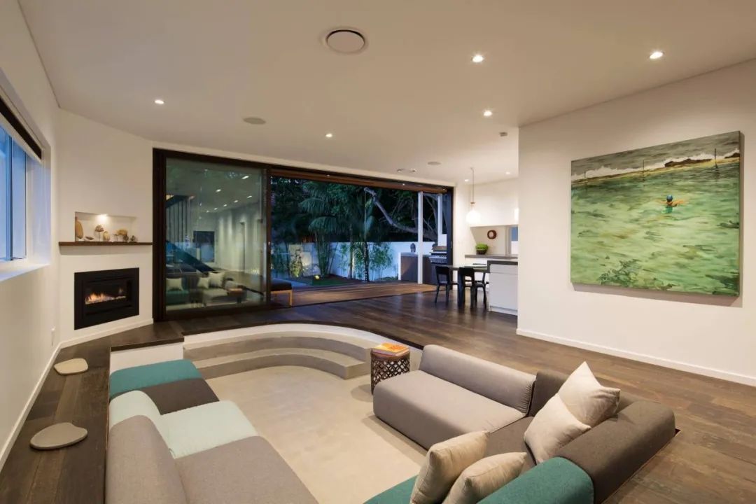 下沉式客厅并不是简单挖个"坑",硬"凹"的造型很可能会"坑"了你