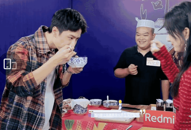 赵丽颖就粉丝互撕事件致歉，王一博“二搭”风波后现身，摘掉与赵丽颖“同款项链”避嫌