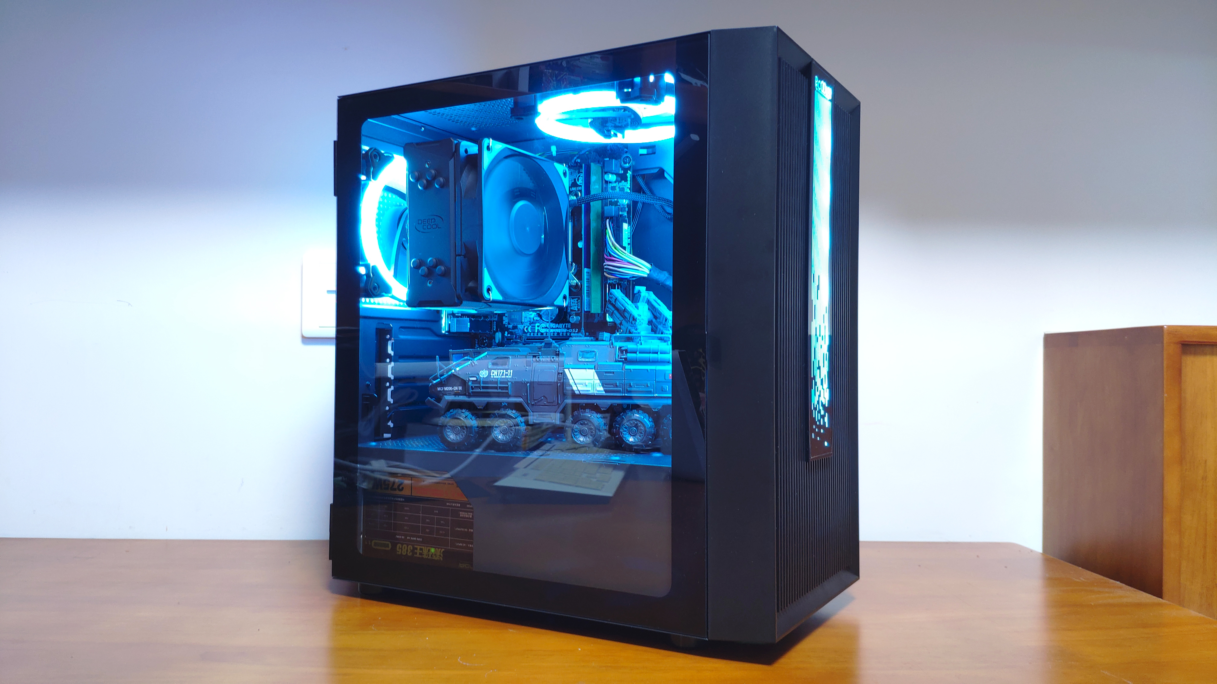 治愈系电脑机箱,自带rgb灯效属性,要的就是这种颜值