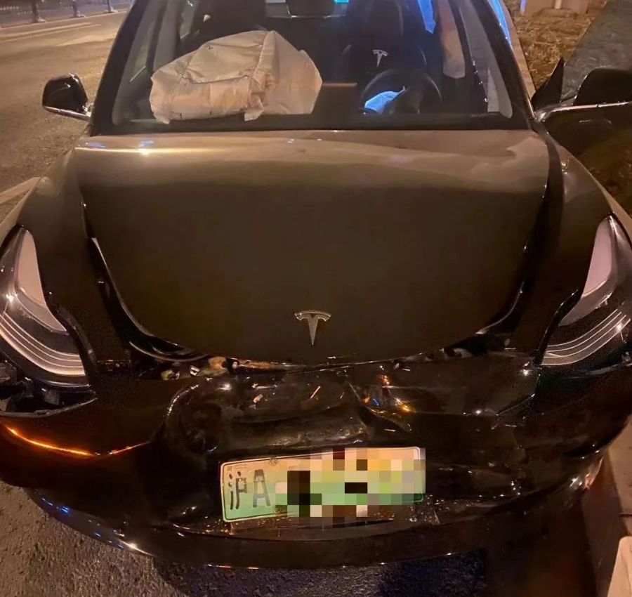 我出车祸后,特斯拉是这样做的……__凤凰网