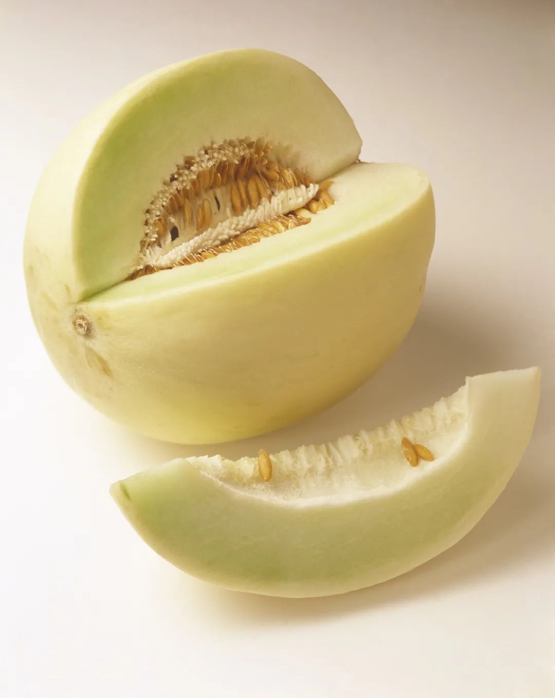 Honeydew vs Cantaloupe: What’s the Difference? - A-Z Animals