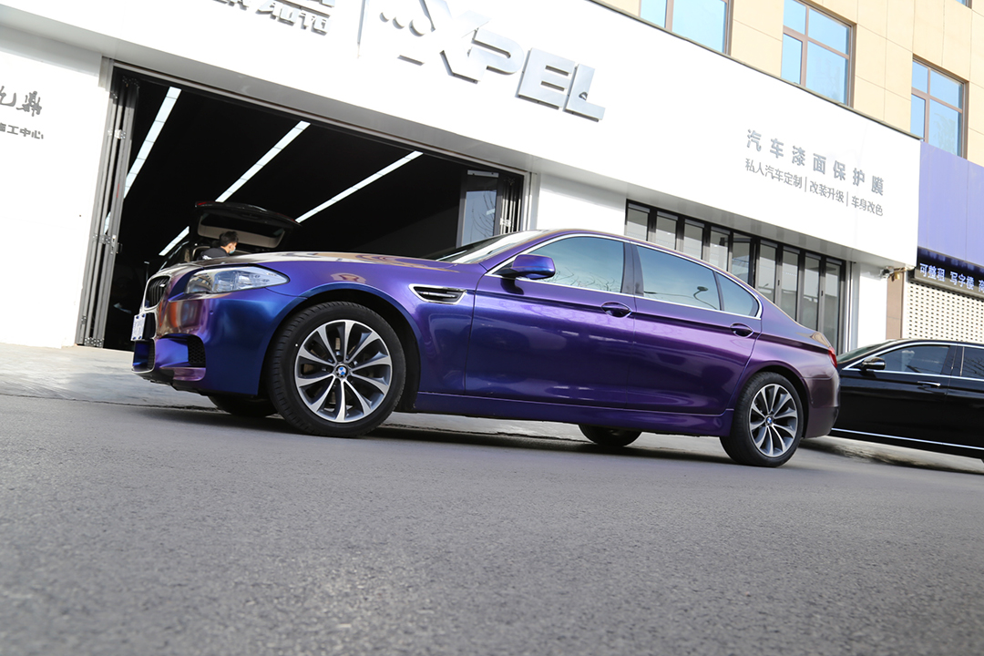 率性光芒 绚丽夺目 | 宝马五系升级m5包围 全车改色钻石极光蓝