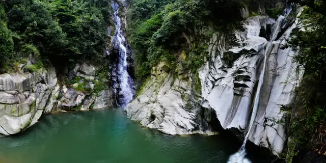 黄袍山瀑布图片