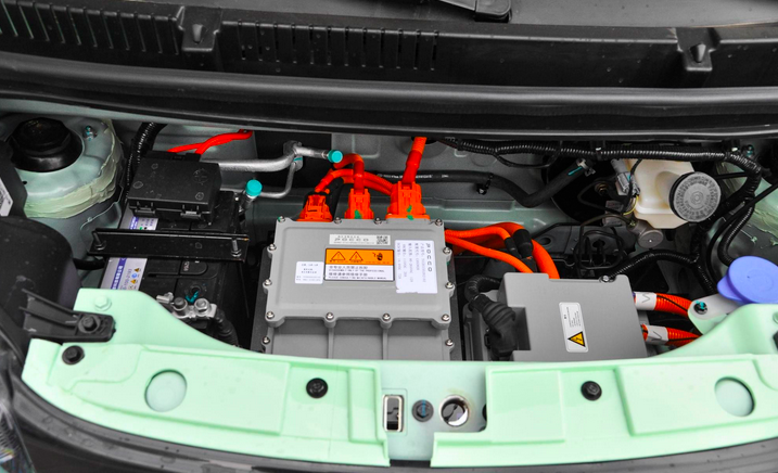 比宏光mini还便宜2千元标配双屏朋克多多能赢吗