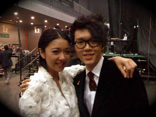 方大同的37年的单身生活结束?好友说漏嘴,网友顿时议论纷纷!__凤凰网