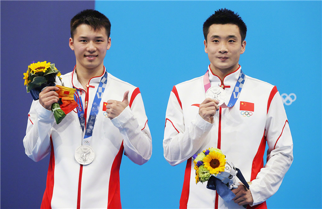 中国跳水无缘包揽8金后,陈艾森因用毛巾围住下半身遭羞辱_凤凰网体育