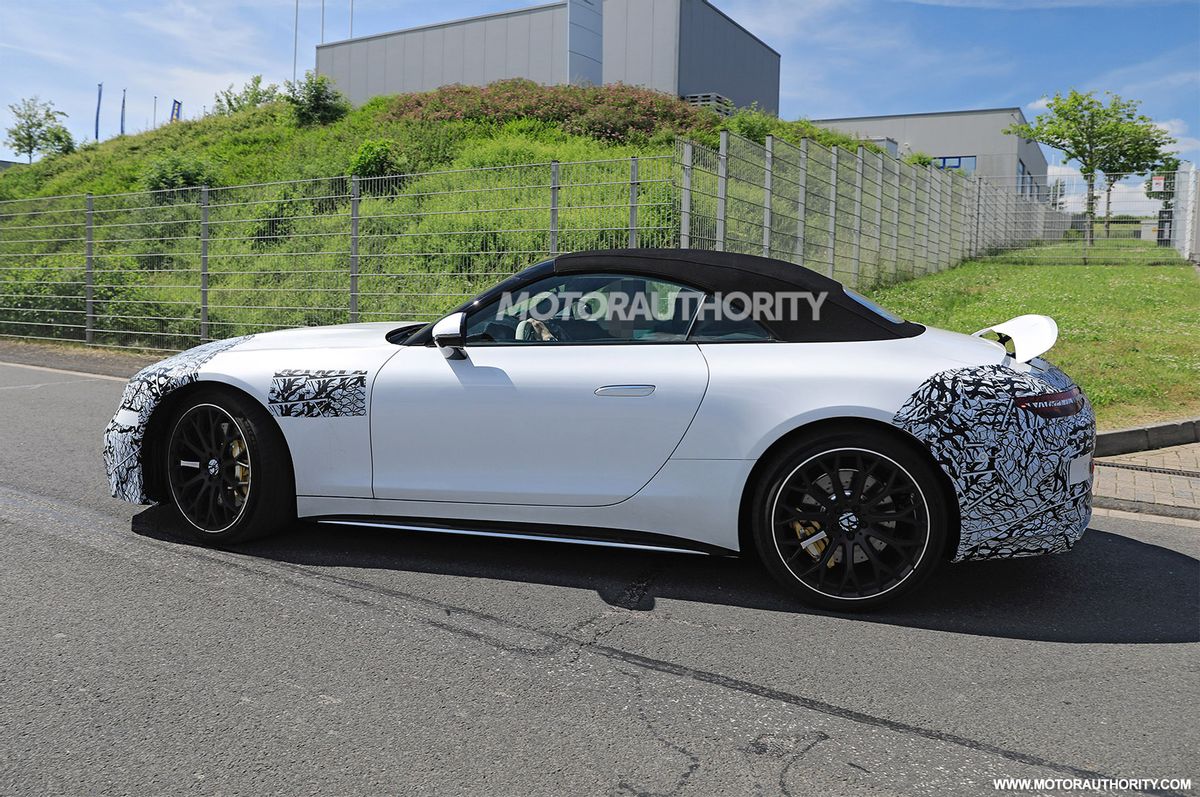 奔驰全新sl采用软顶敞篷设计 提供多种动力/将于明年开售__凤凰网