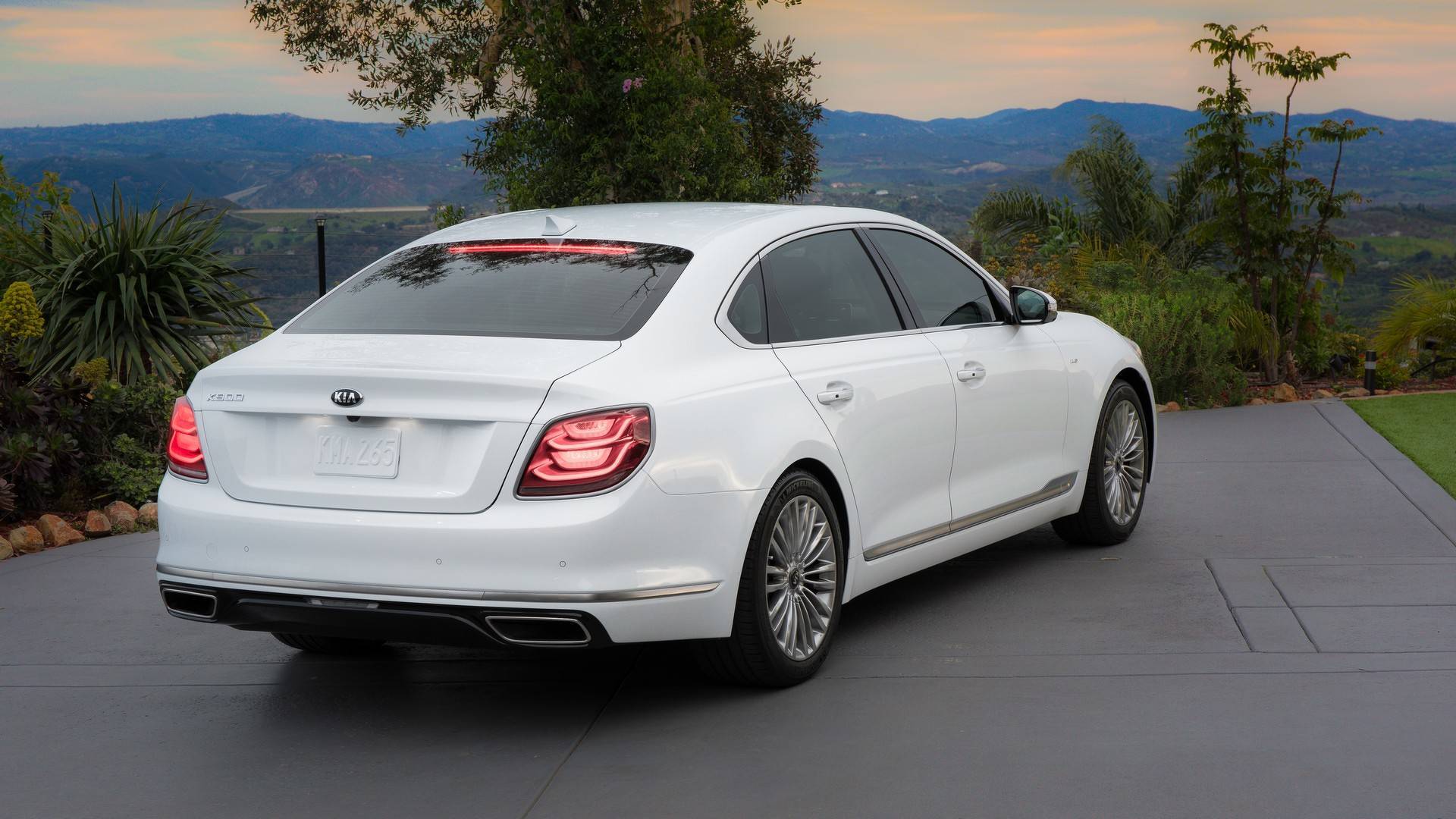 起亚k9官图发布 科技感更强