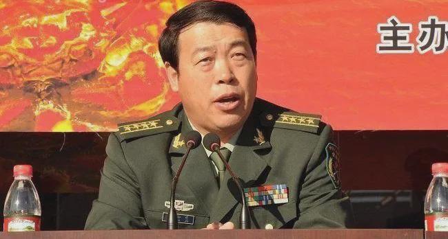 重庆警备区司令员刘士胥,市委常委,重庆警备区政委高步明出席