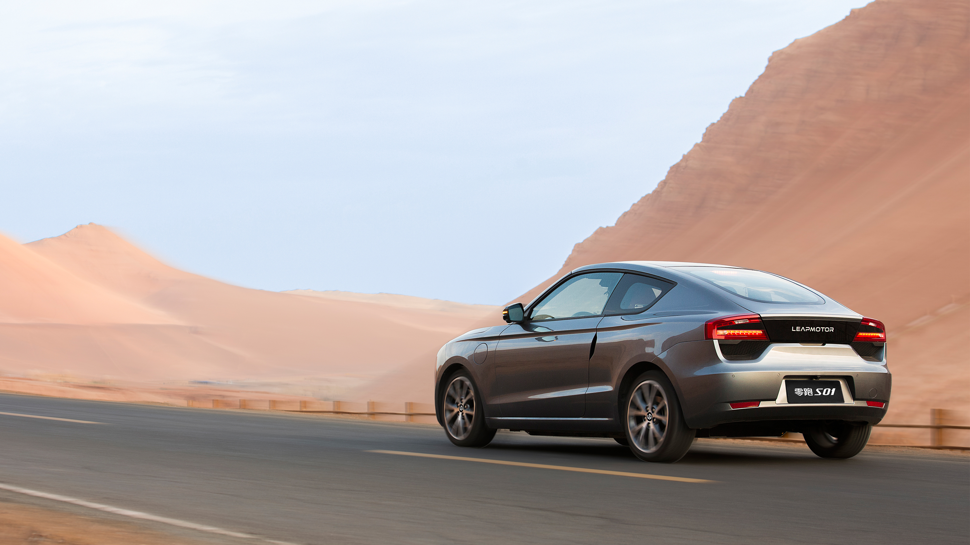 限量200台配定制铭牌零跑s01酷玩版上市1309万