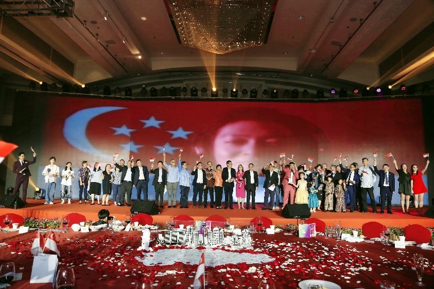中国新加坡商会举办国庆晚宴庆祝新加坡建国56周年