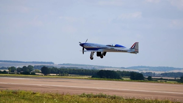 加速飞行电气化rollsroyce全电动飞机首次试飞成功