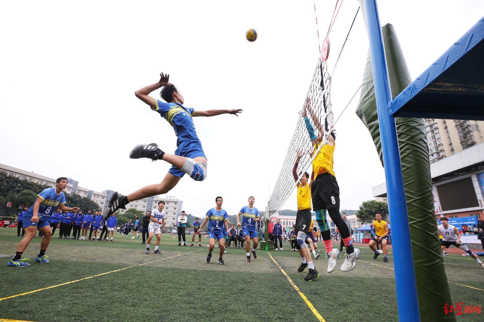 成都市青少年学生运动会排球比赛开战111支球队参赛