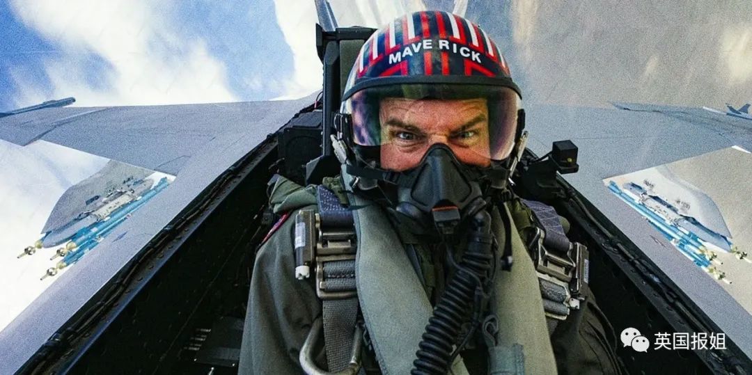 阿汤哥悬崖跳伞500次!疯狂动作吓呆网友:60岁还玩命