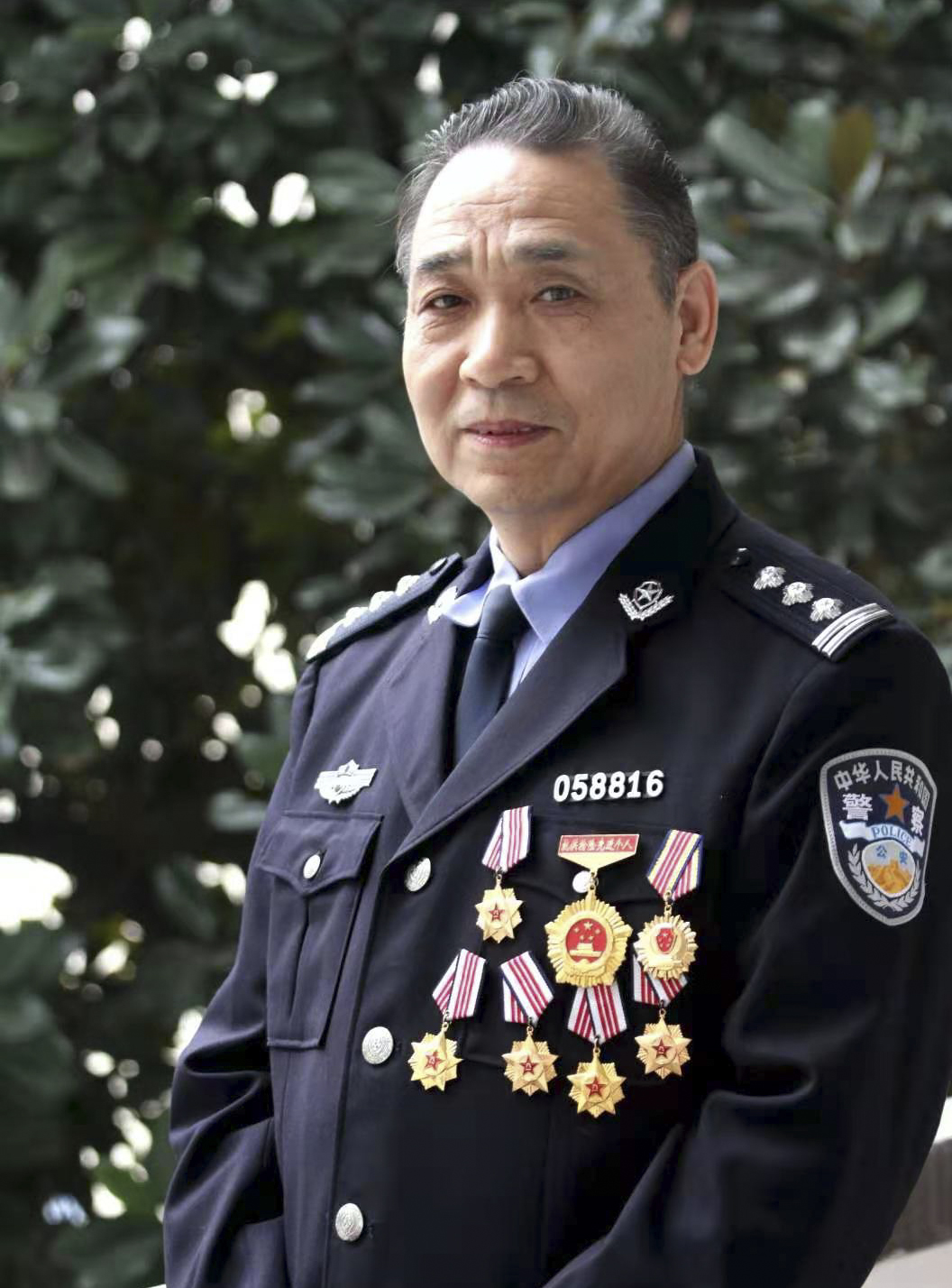 湖北宜昌:退休民警"危难"之时显身手