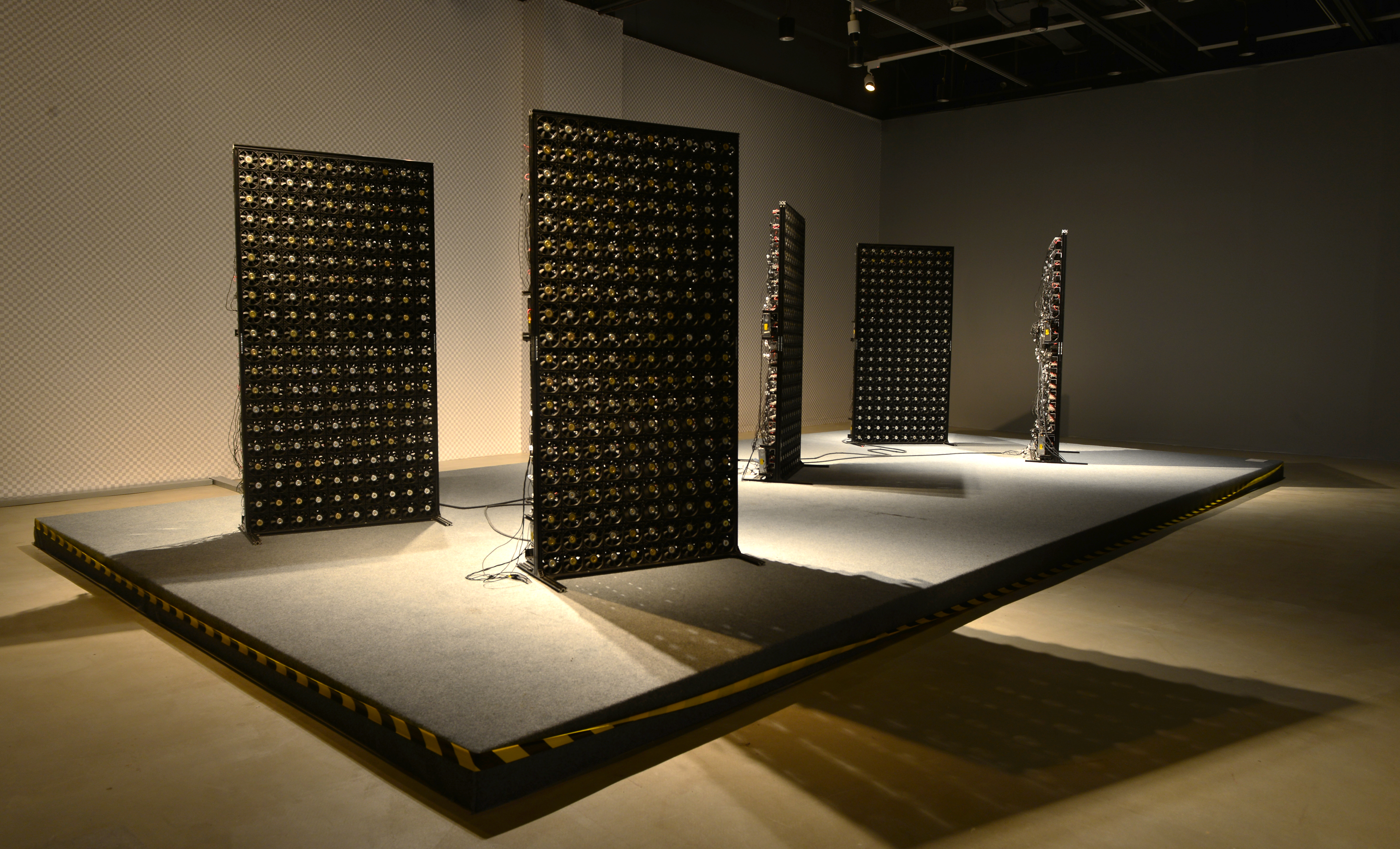 "未知的未知——郑达个展"开幕