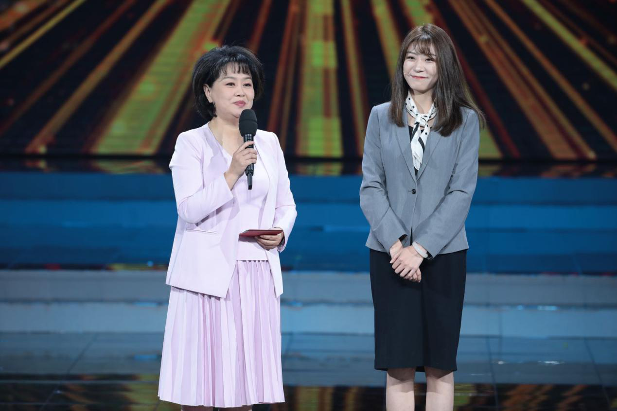 颁奖典礼上,猿辅导在线教育公共事务副总裁任子歆表示