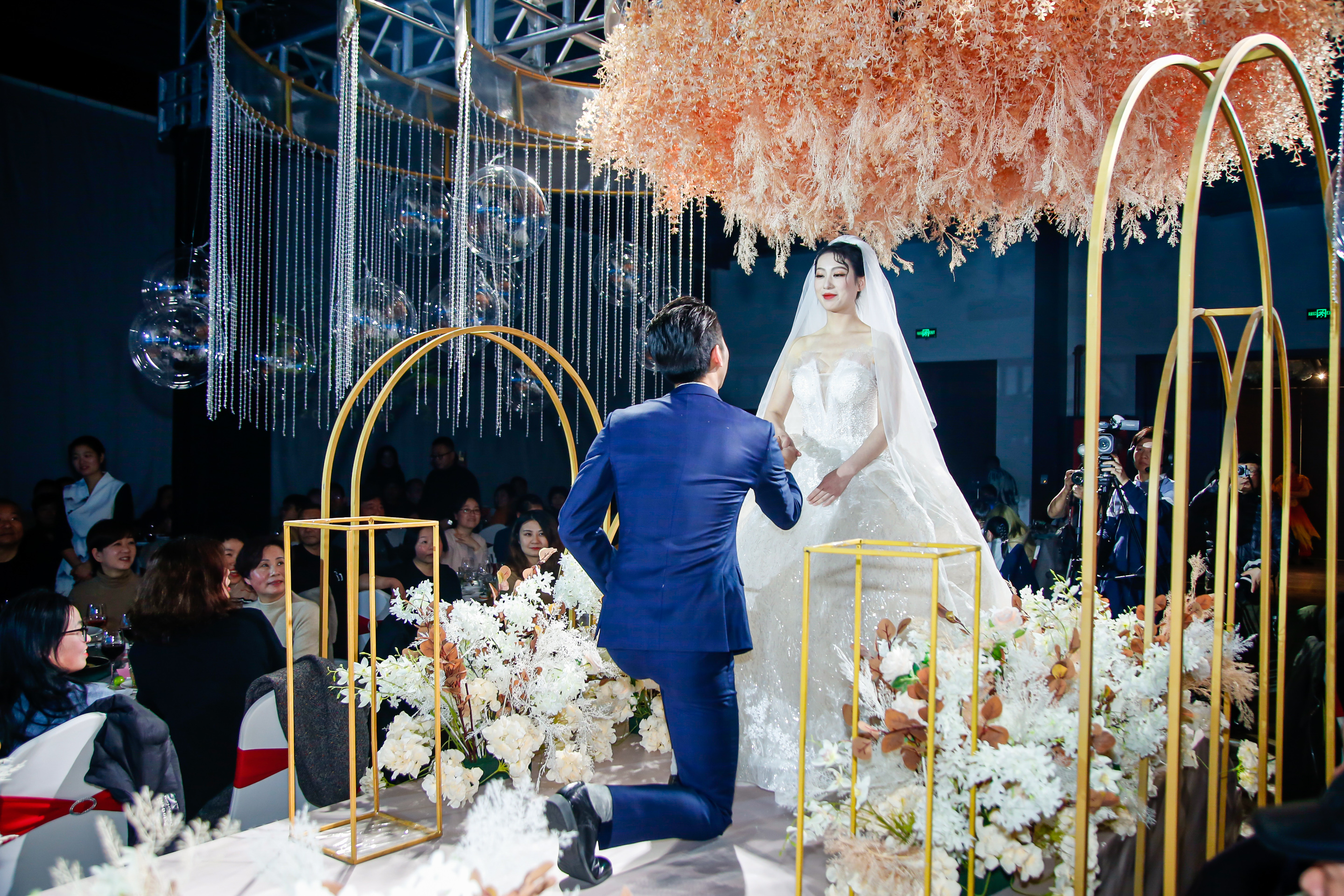 老底子味道撞上新时代酷炫婚礼秀,这场萧山宴品鉴会燃爆了!