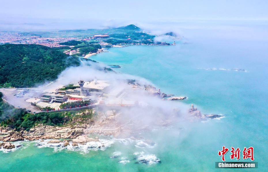 海雾在海上形成后,会随风逐流. (无人机拍摄)李信君 摄