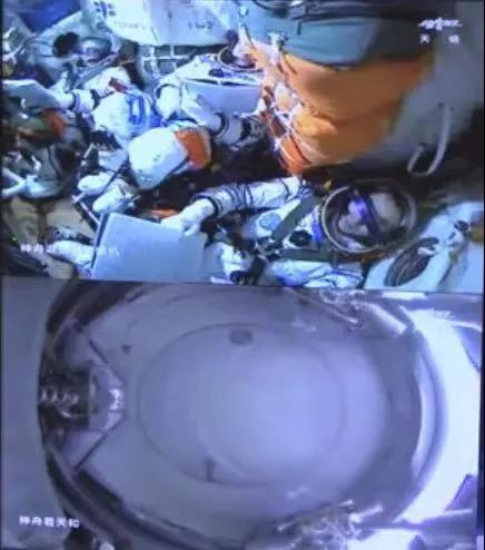 神舟十三号载人飞船与空间站组合体完成自主快速交会对接。来源：中国载人航天