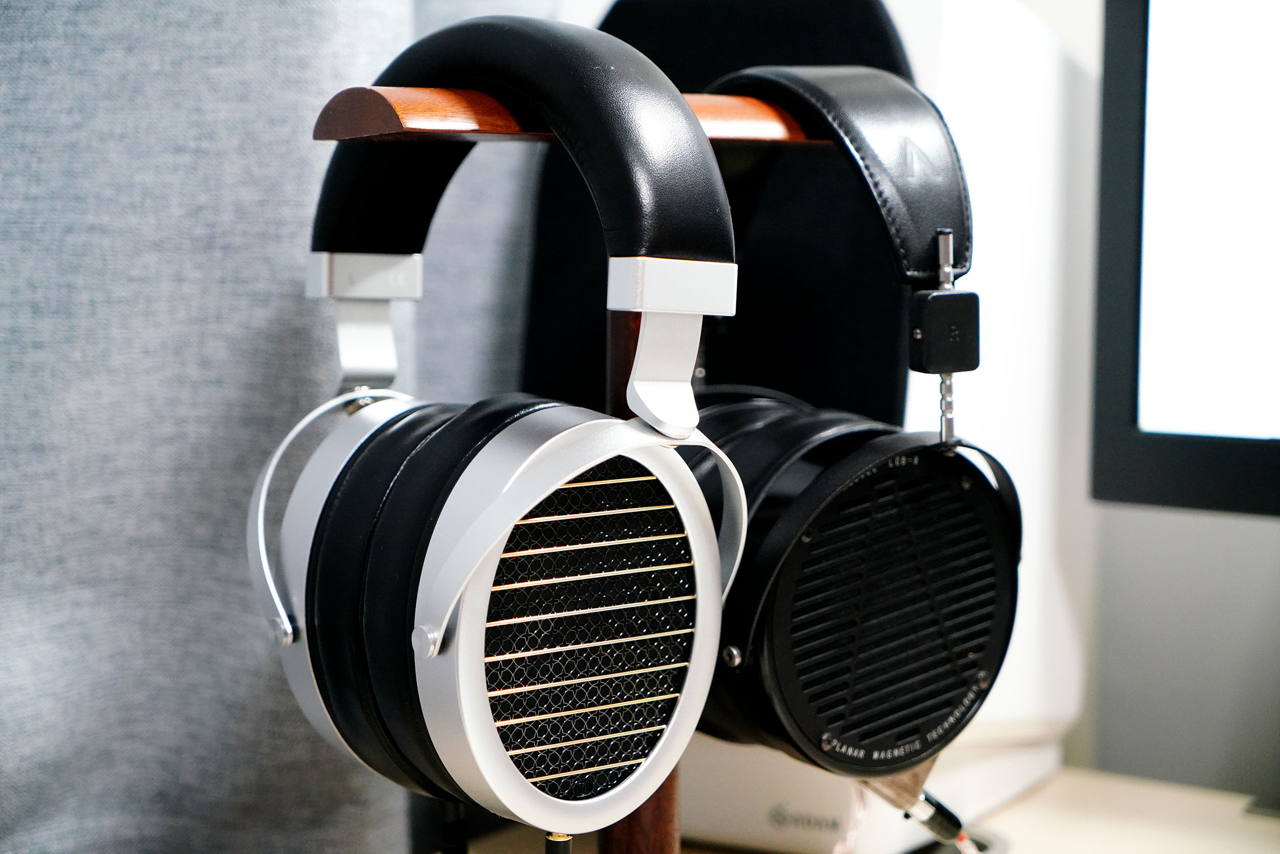 【试听评测】性价比卓越的平板振膜耳机——金平面gl2000