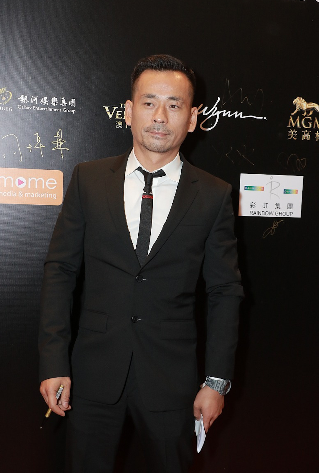 洗米华被批捕前全家不知情,洗米嫂在谈两性关系,曾公开否认违法