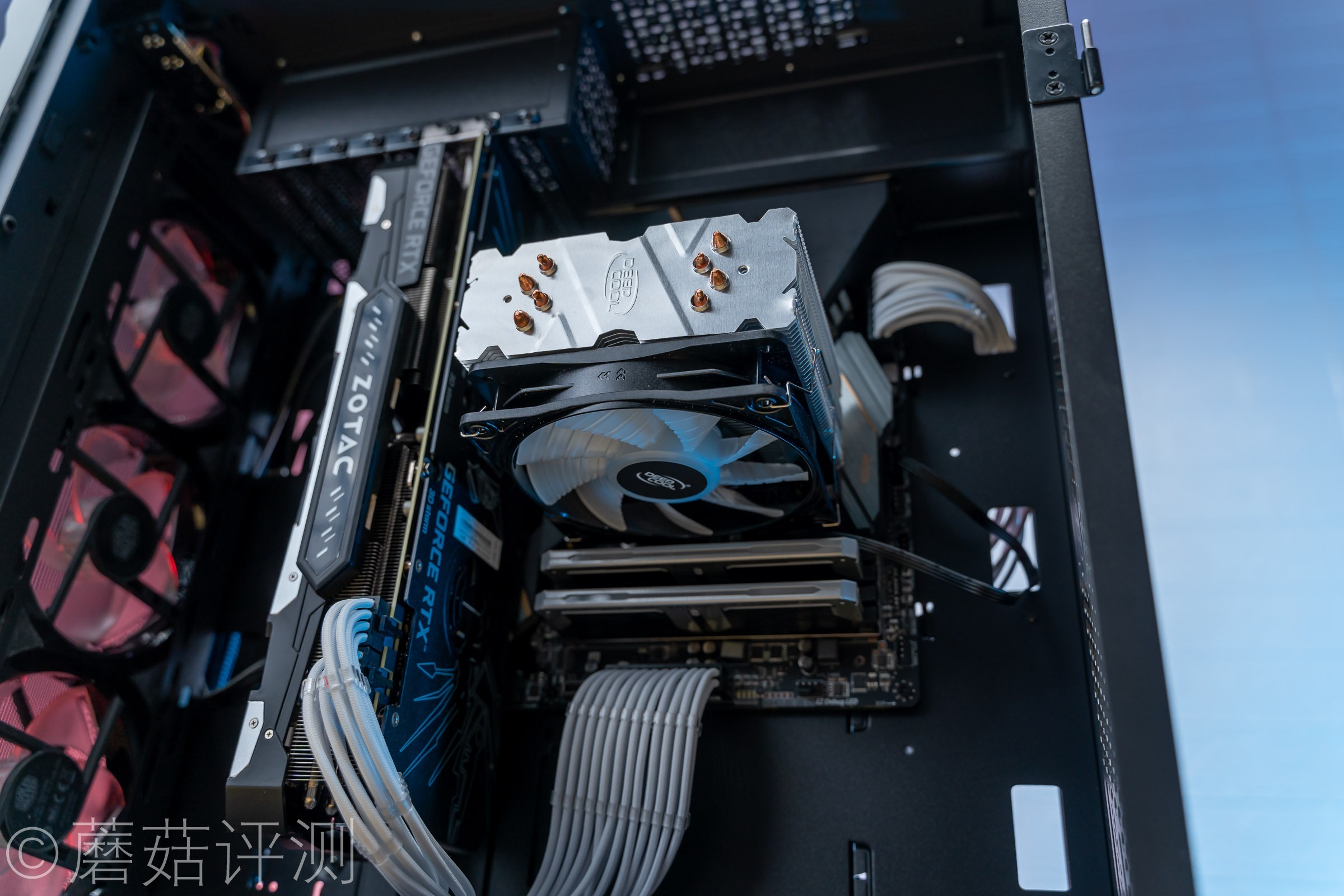 不知道用什么散热器,那就试试玄冰400吧,九州风神玄冰400散热器