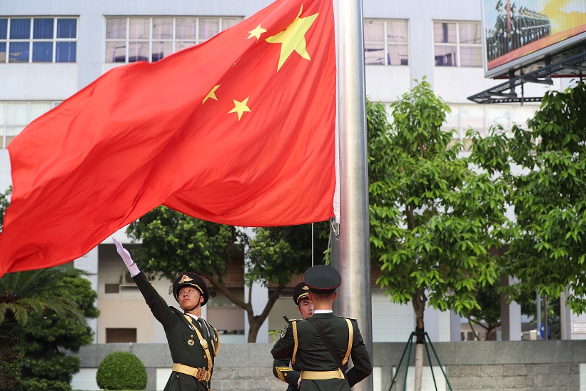 圖為解放軍駐澳部隊升旗儀式.