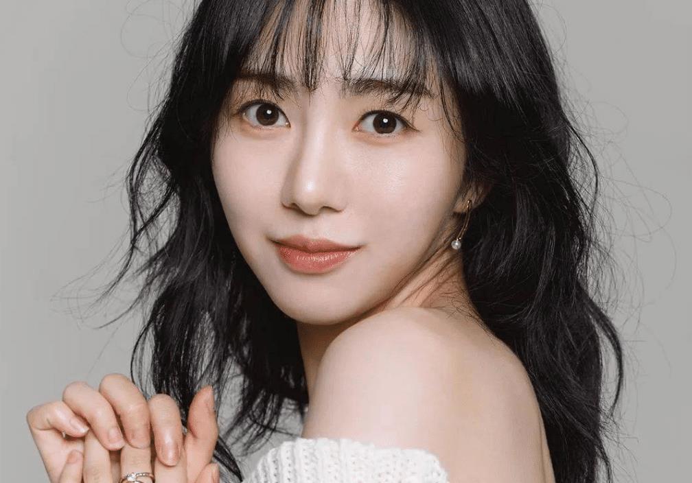 韩女星权珉娥半夜晒割腕照,称护士对她态度差,中学