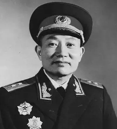 他从平江起义的战场上走来!