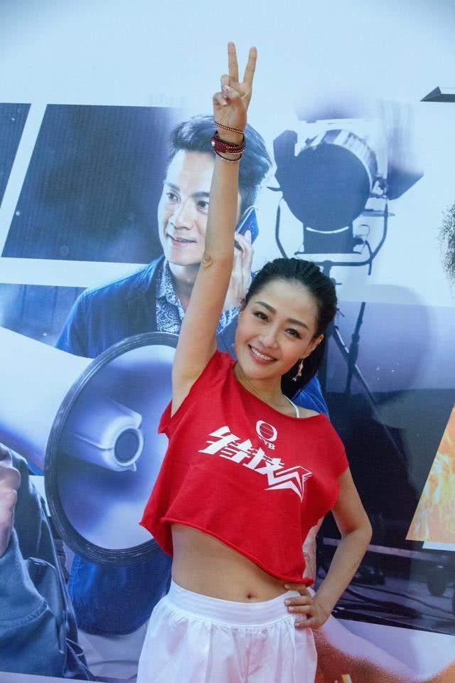 56岁"亚姐"再战选美!不惧年龄反担心泳装环节,有信心胜当年