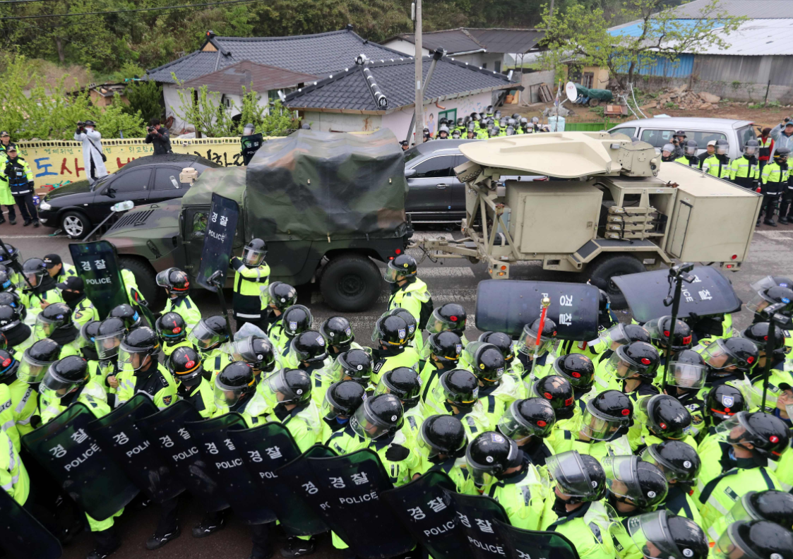 韩国防暴警察盾牌图片