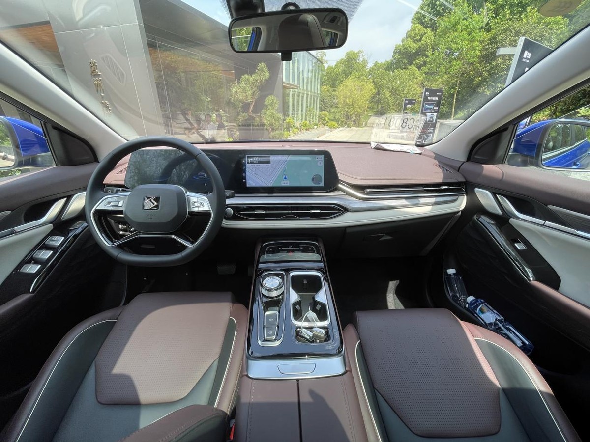 大众品质前卫科技顶配不到15万静态体验思皓qx