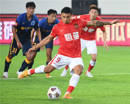 中超综合：<em>广州</em><em>德比</em>精彩平局 山东克重庆迎开门红