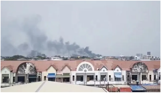 当地时间3月14日13时50分许，缅甸仰光莱达雅工业区服装厂遭遇纵火。图自央视新闻