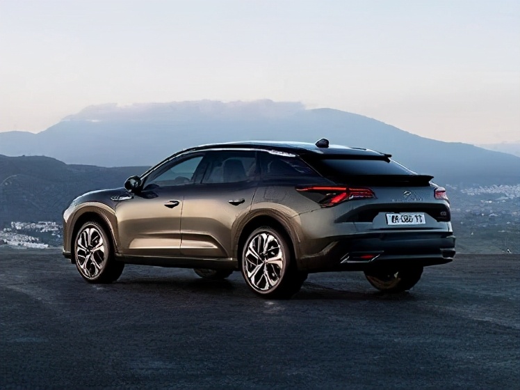 几张图显示东风雪铁龙cx5雪铁龙凡尔赛底盘用料是否厚道?