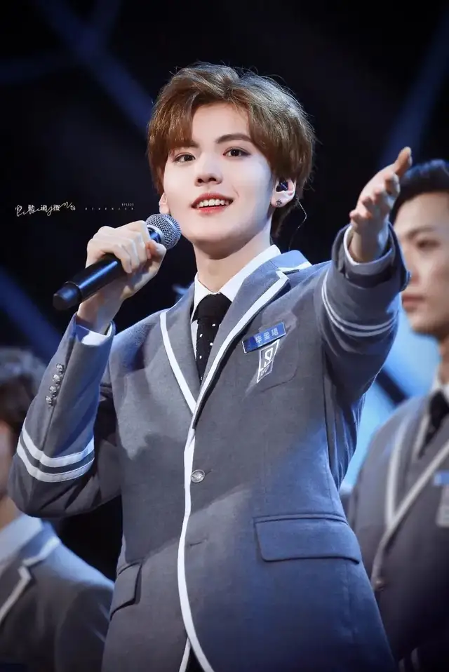 节目结束后的他作为乐华七子next的成员之一随团体出了单曲,专辑,也